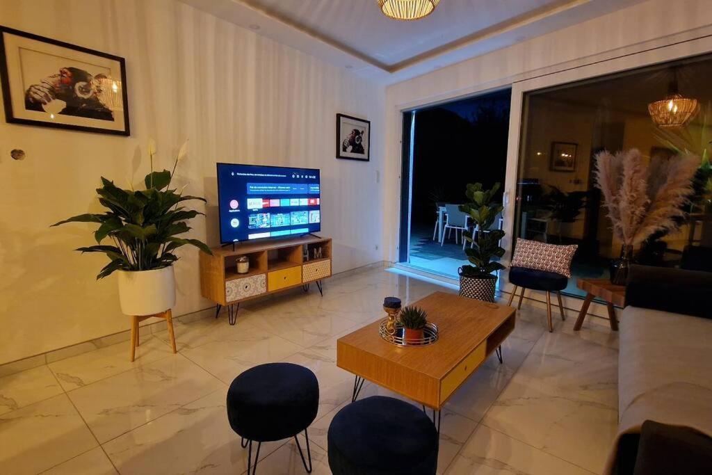 Suite Prestige Logement Neuf Avec Spa Et Ecran De Cinema En Rez De Jardin Colmar Exterior foto